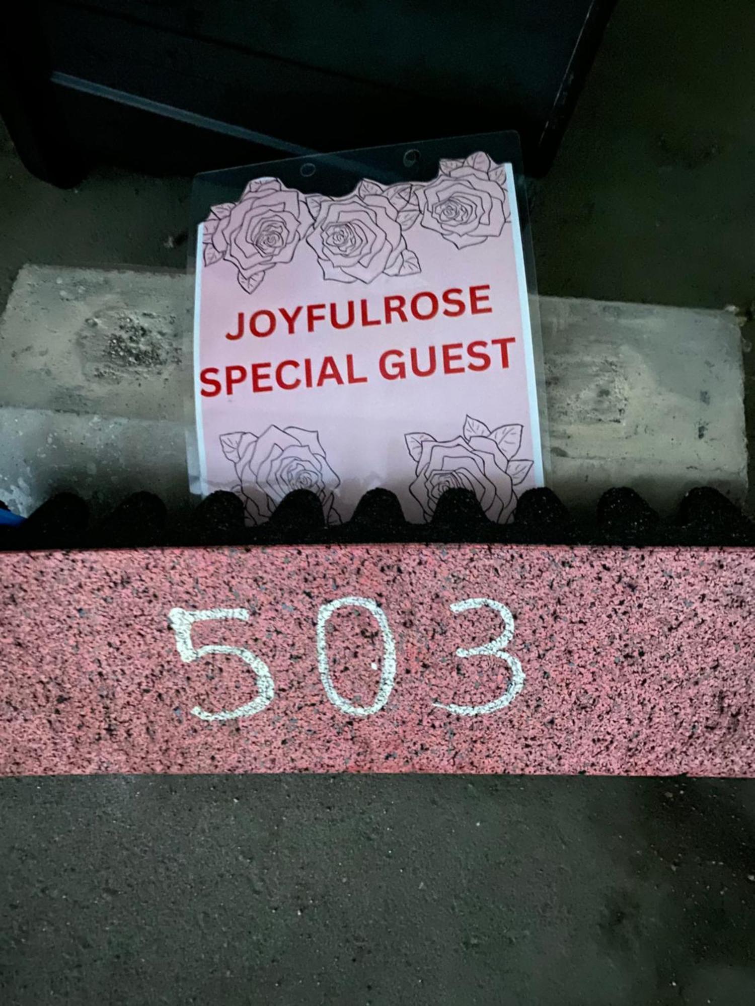 Apartmán Joyful Rose Ginowan Exteriér fotografie